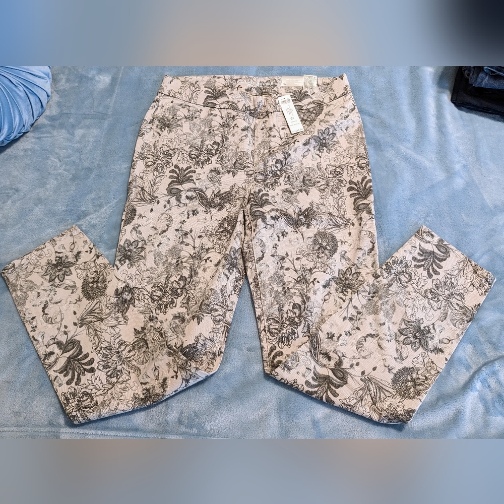 Chico's Denim Floral Jean Jeggings 2T Gray and Black
